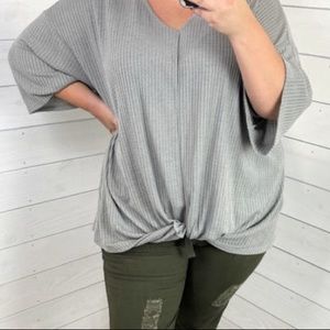 Women’s 2X gray V-neck front twist 3/4 sleeve waffle knit top. Hi low hem. NWT